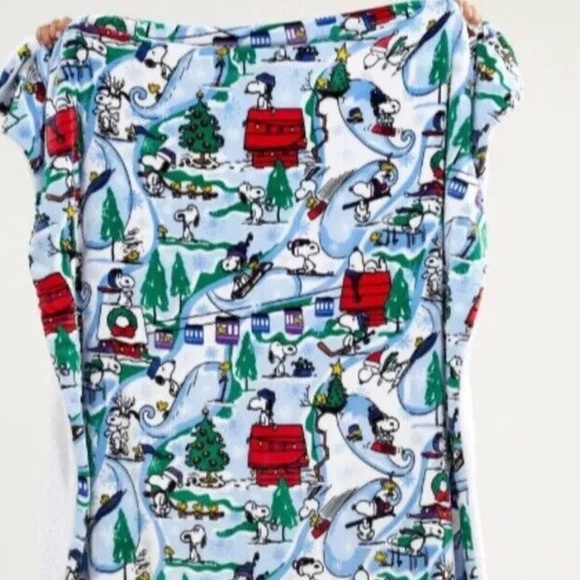 Vera Bradley Bedding Vera Bradley Ski Slope Snoopy Cozy Throw Blanket 72 X 5 Peanuts Holiday